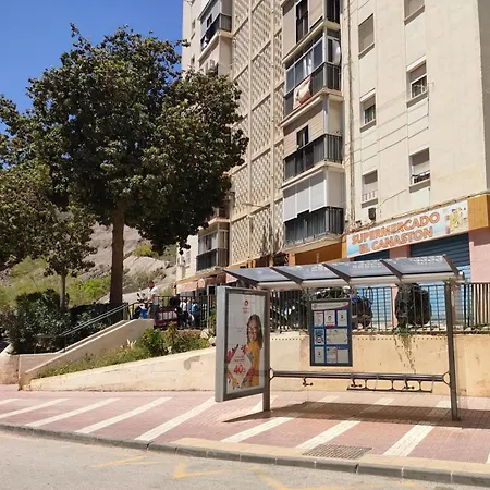 El Piso Espacioso Un Grupo De Amigos Apartment *
