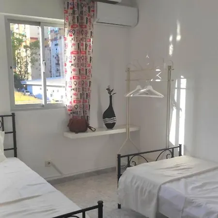 El Piso Espacioso Un Grupo De Amigos Apartment